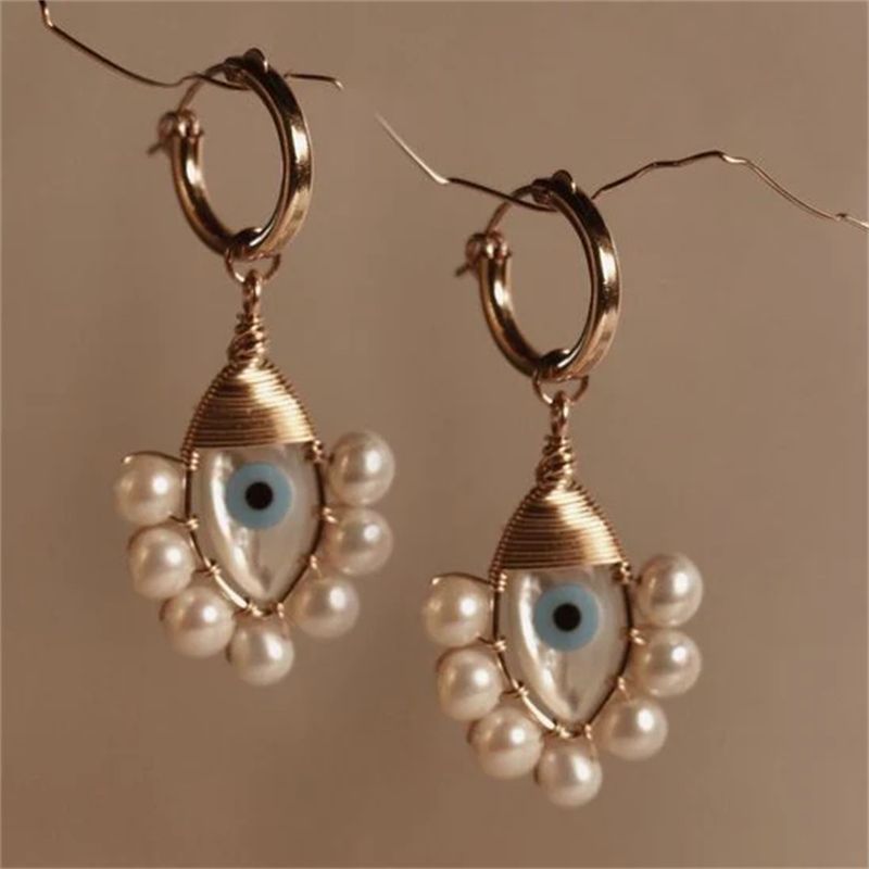 Eye Pearl Earrings