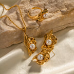 Gold-plated Pearl Flower Earrings