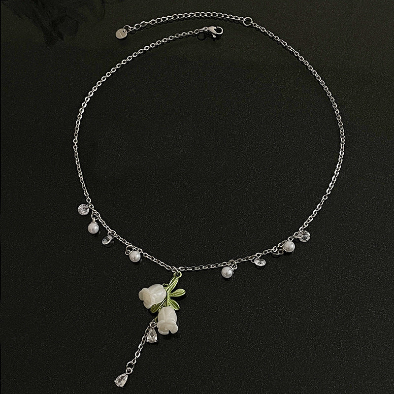 White Flower Pearl Necklace