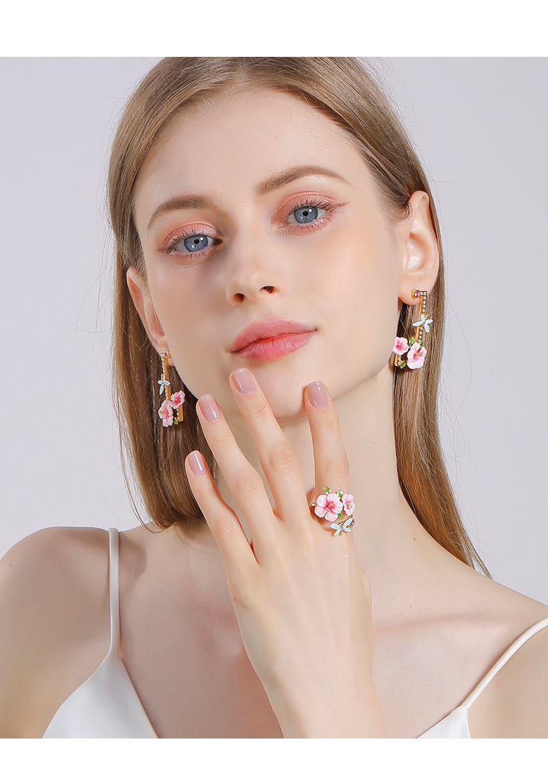 Hibiscus Dragonfly Ring