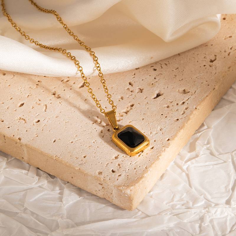 Clavicle Zircon Chain Necklace