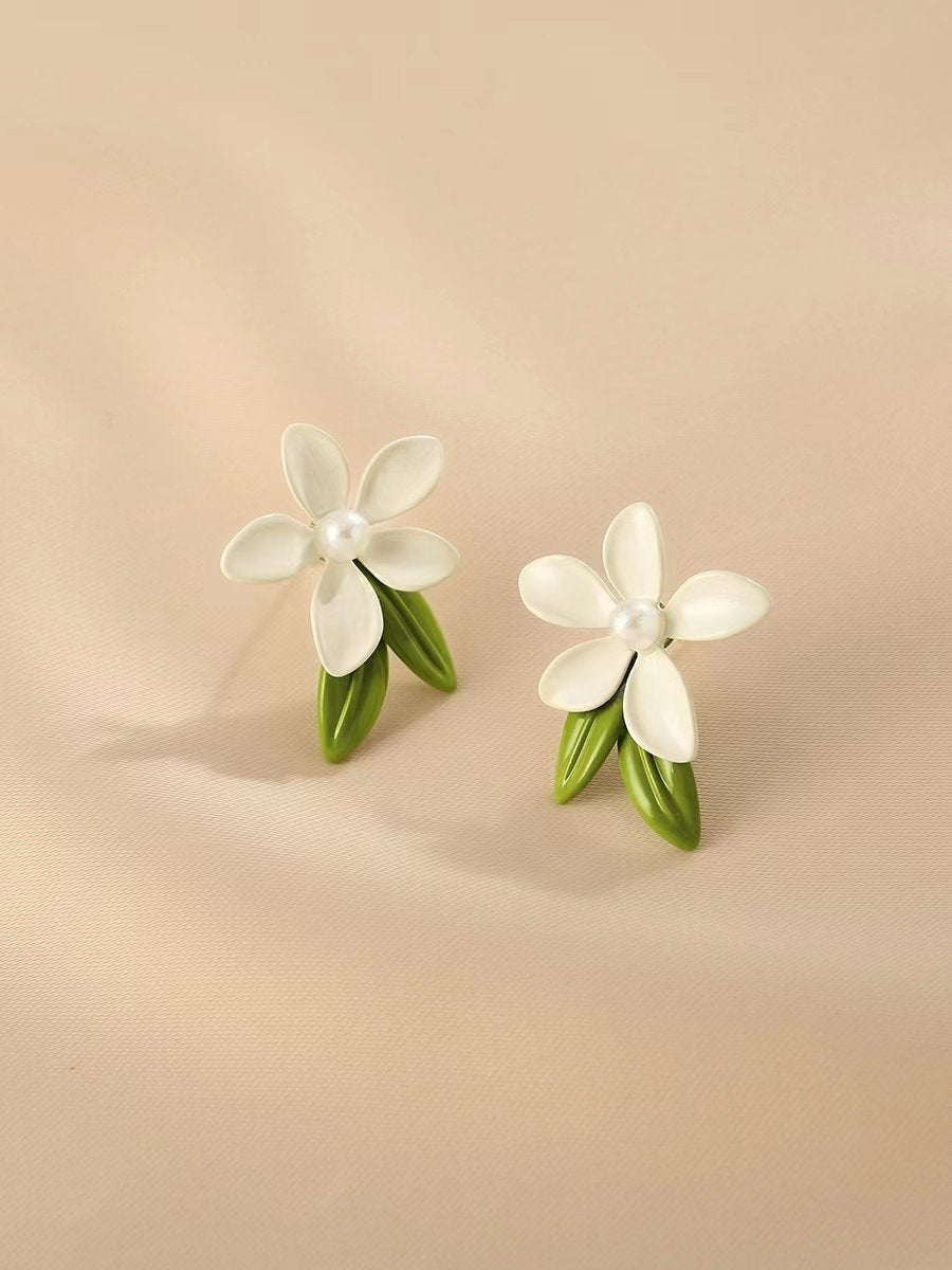 Asymmetric Eardrop Earrings