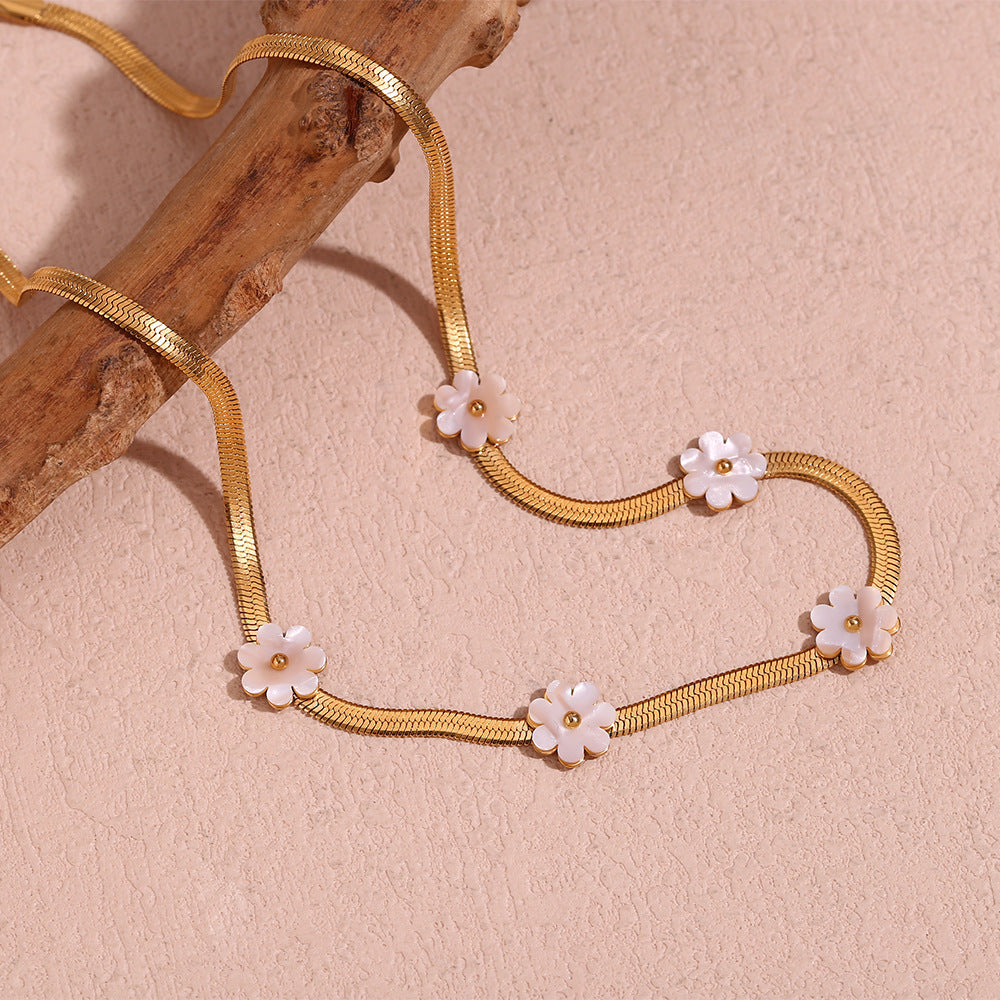 Gold Blade Flower Chain Necklace