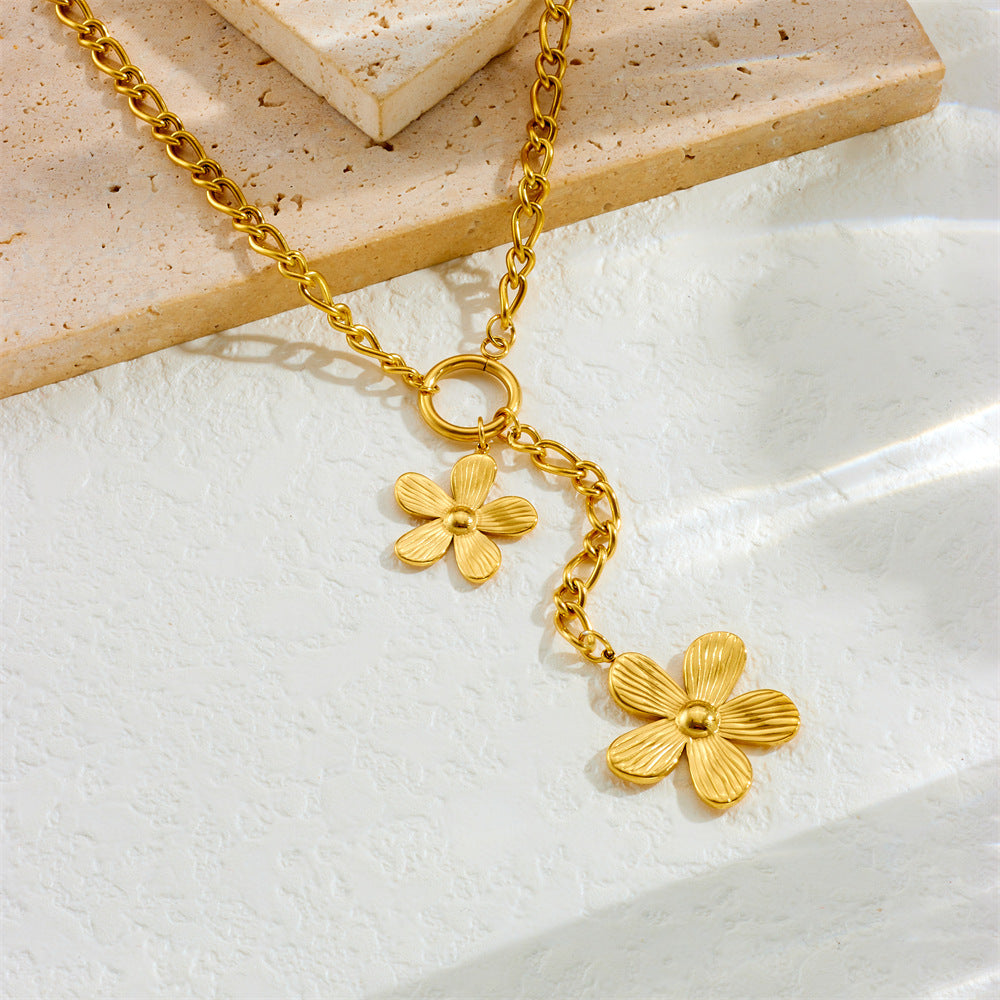 Drop-shaped Diamond Love Necklace