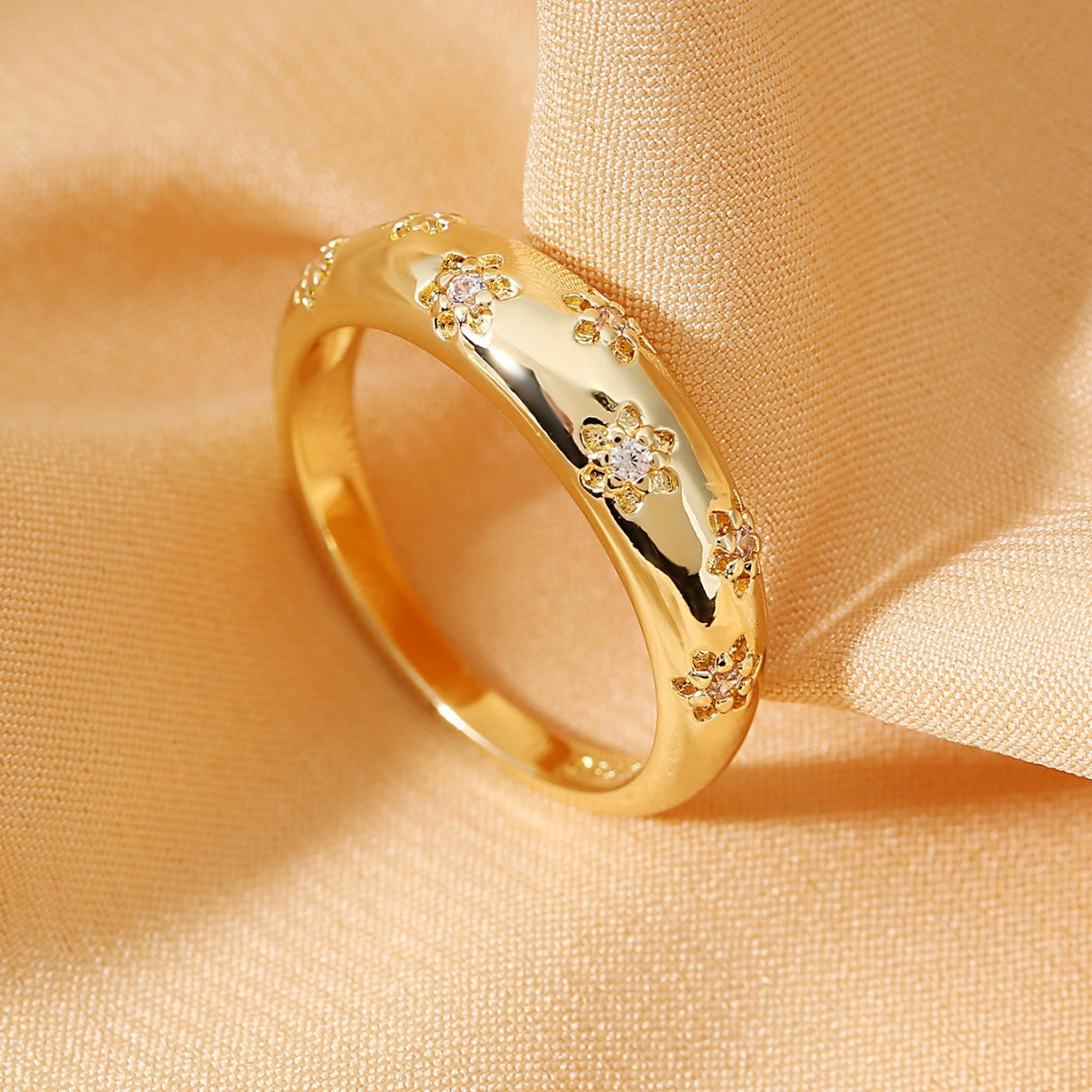 Flower-Engraved Gold Ring