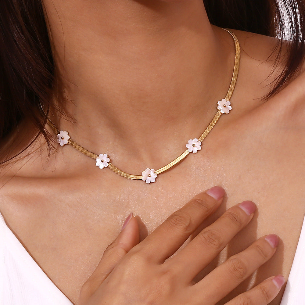Gold Blade Flower Chain Necklace