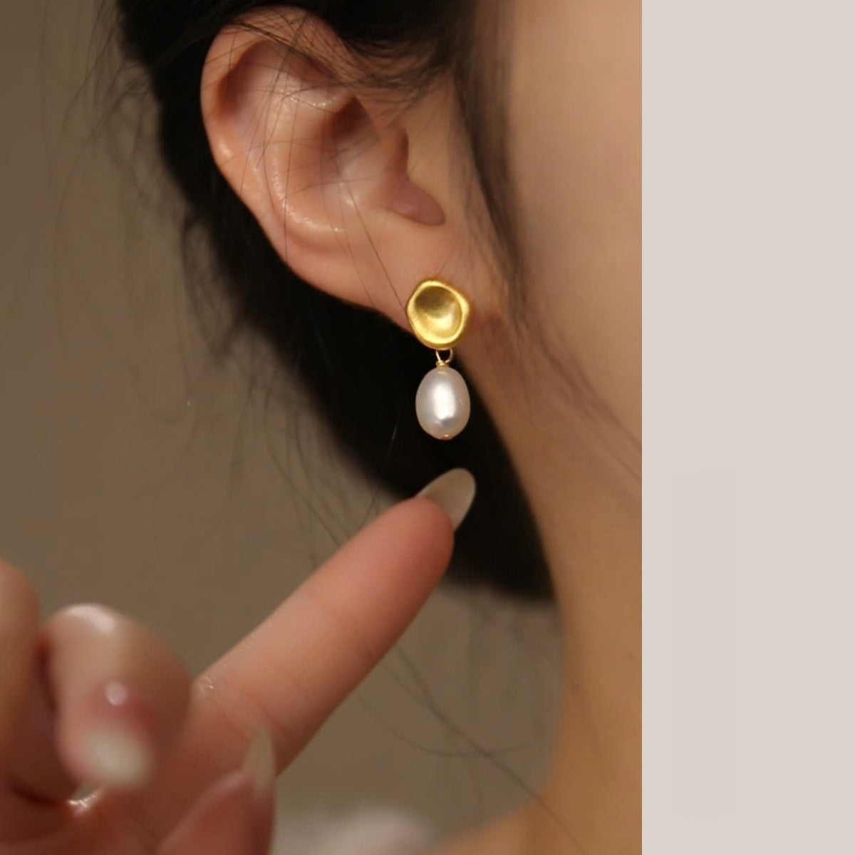 Pearl Retro Earrings