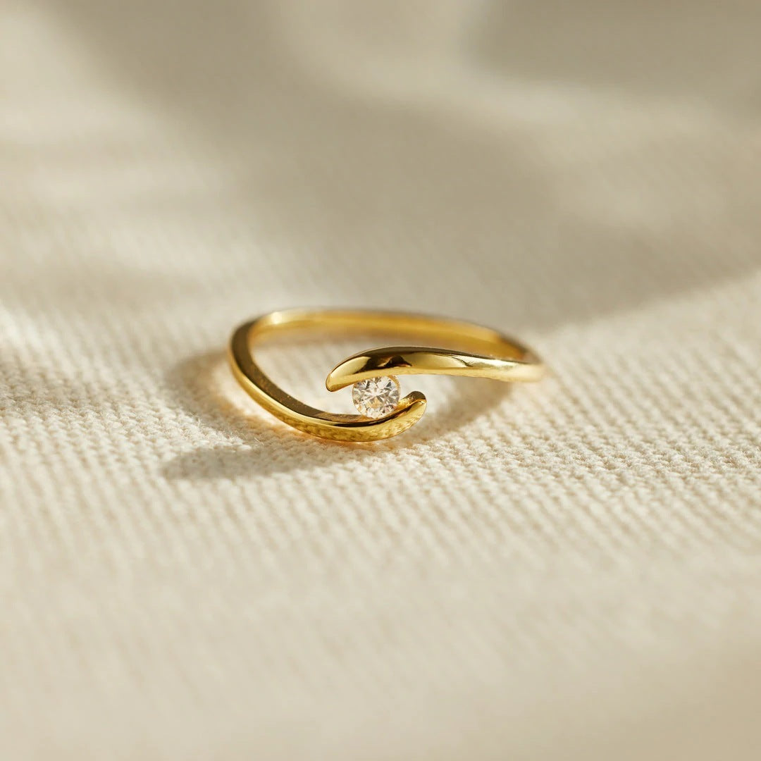 Solitaire Glossy Ring