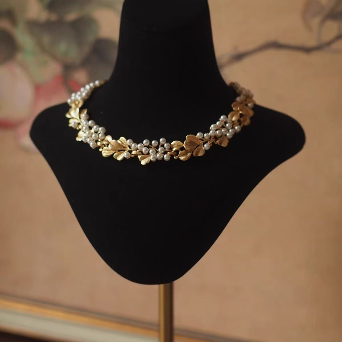 Pearly Leaf Necklace