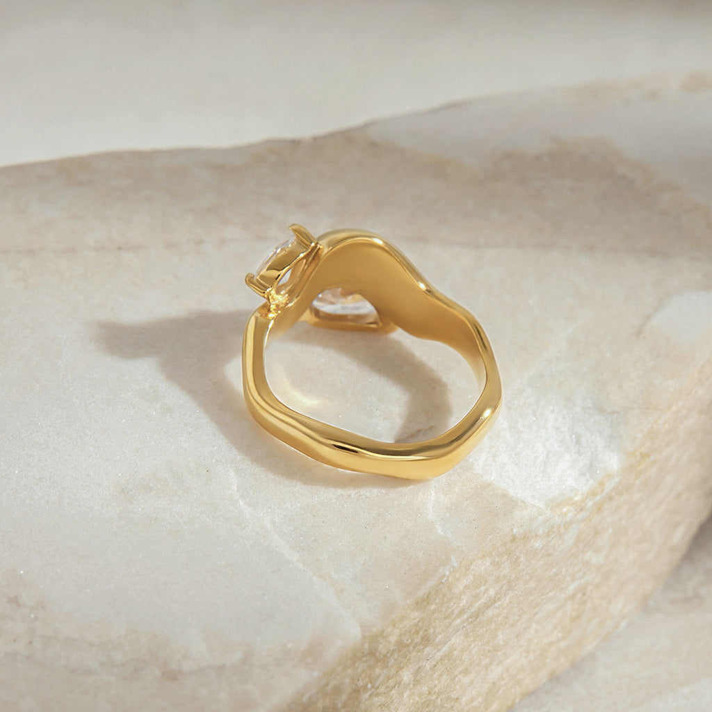 Drop-shaped Zircon Ring