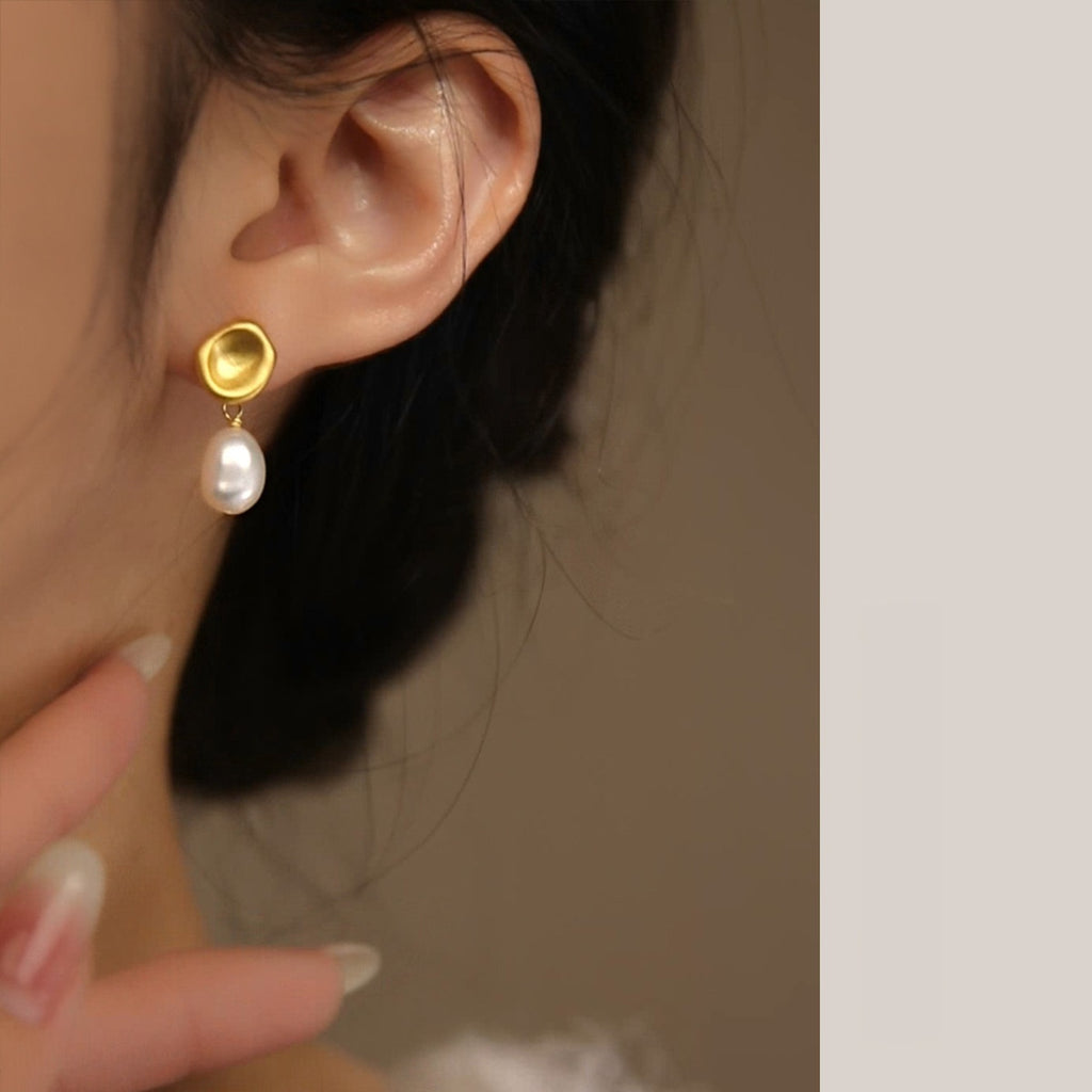 Pearl Retro Earrings