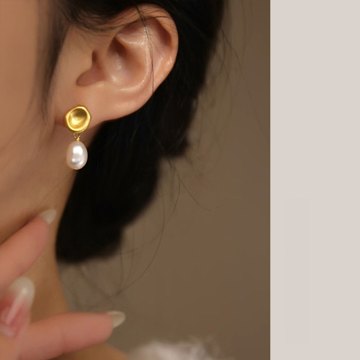 Pearl Retro Earrings