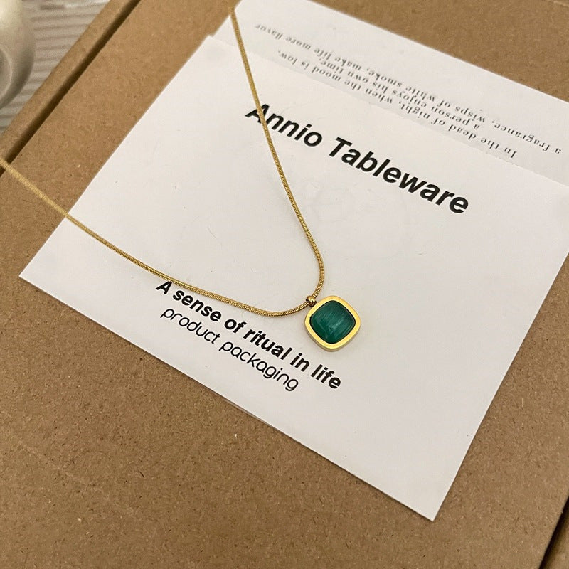 Retro Shell Flower Pendant