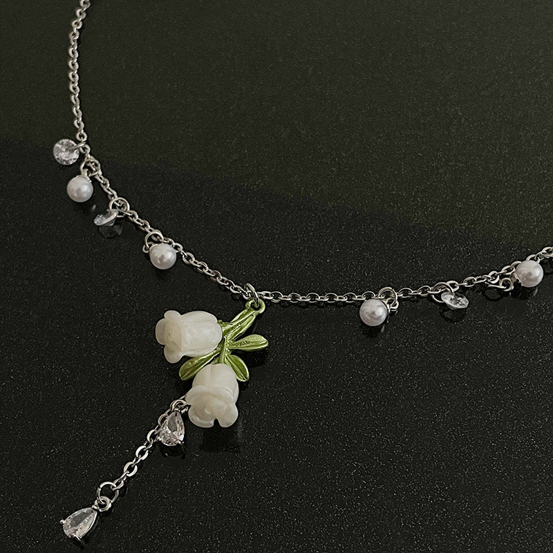 White Flower Pearl Necklace